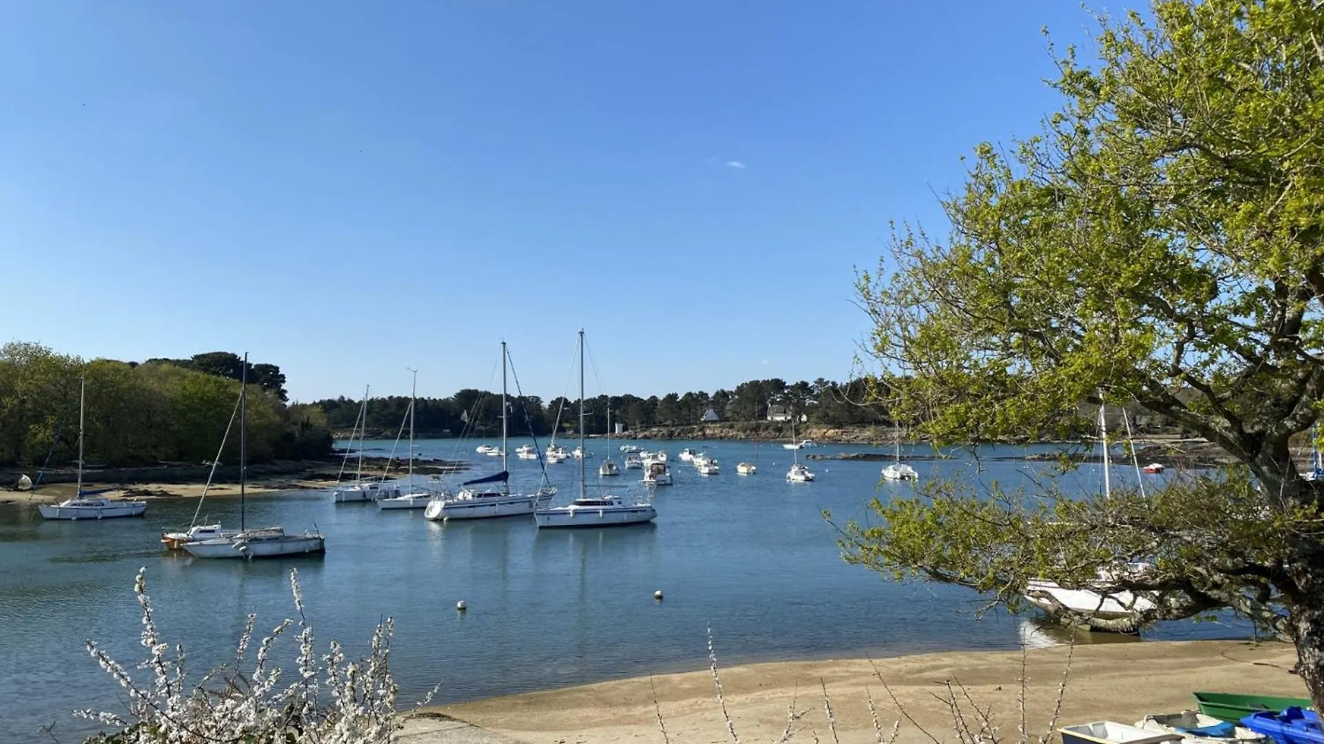 Mery Maison Familiale Les Pieds Dans L Eau Trégunc 0*,